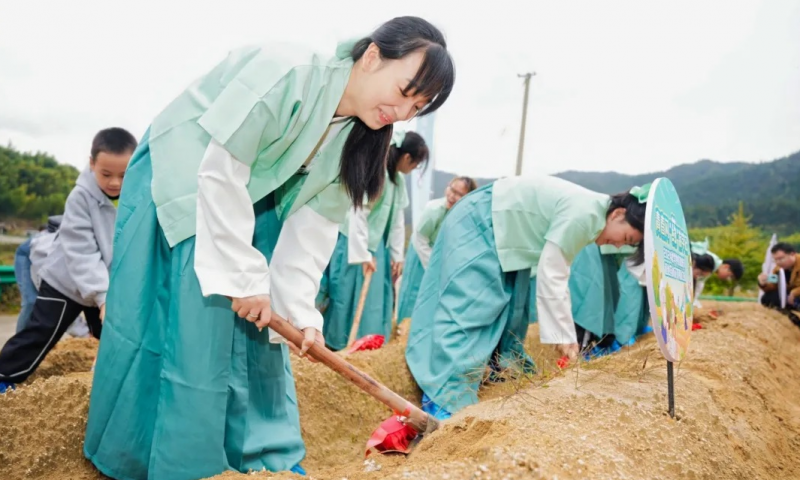 “药材好，药才好”体验仲景宛西制药道地药材茯苓溯源之旅